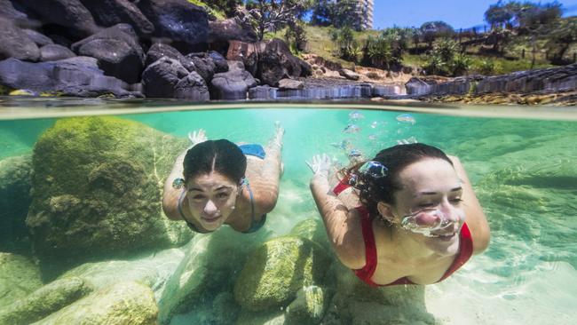 Weather. Sharleen Brennan, 22 from Tweed Heads and Steph Cleary, 22 from Kingscliff at Froggy Beach. Picture: NIGEL HALLETT