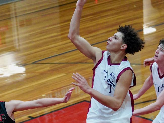 GPS Basketball action: Jaylen Pitman (TSS) marked by Logan Siolo of Terrace. Picture courtesy of Heidi Brinsmead.