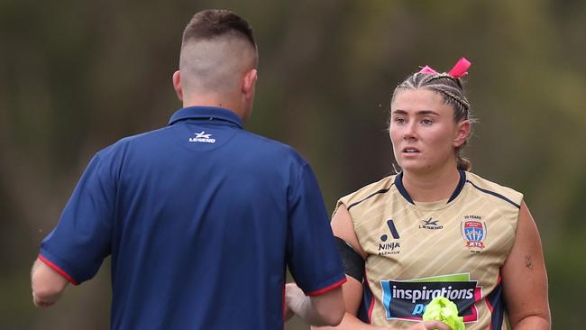 NEWCASTLE, AUSTRALIA – NOVEMBER 03: Sheridan Gallagher talks with Jets coach Ryan Campbell. Picture: Scott Gardiner/Getty Images