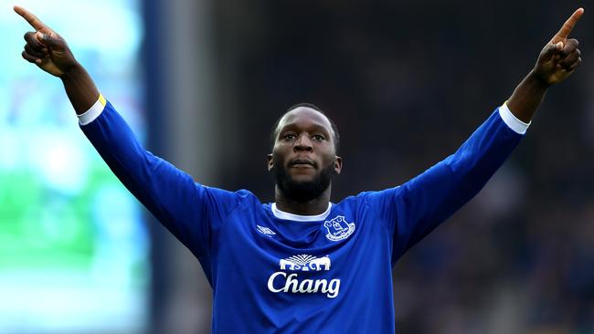 LIVERPOOL, ENGLAND - APRIL 09:  Romelu Lukaku of Everton celebrates scoring his team's fourth goal during the Premier League match between Everton and Leicester City at Goodison Park on April 9, 2017 in Liverpool, England.  (Photo by Michael Steele/Getty Images)