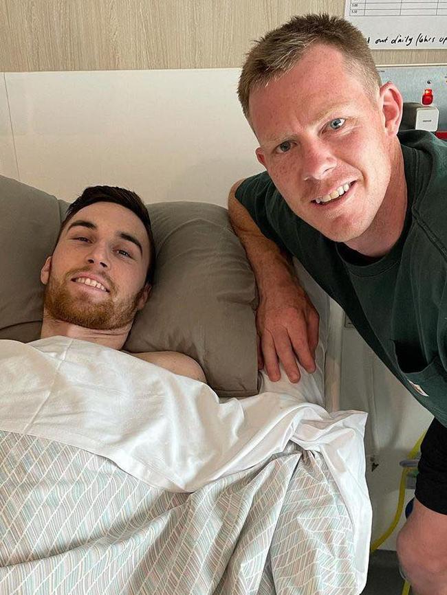 Footy legend Jack Riewoldt visits Ryan Wiggins in hospital. Pic: Instagram / @riewoldtjack08