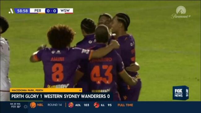 Glory bounce back with Wanderers win