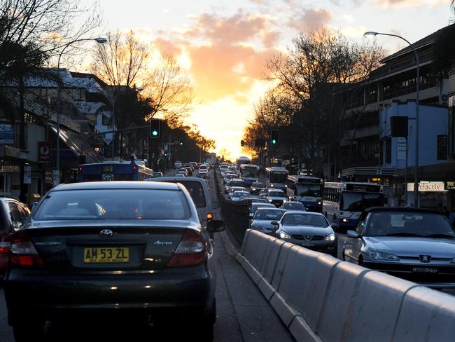 Traffic on Military Rd at Neutral Bay.