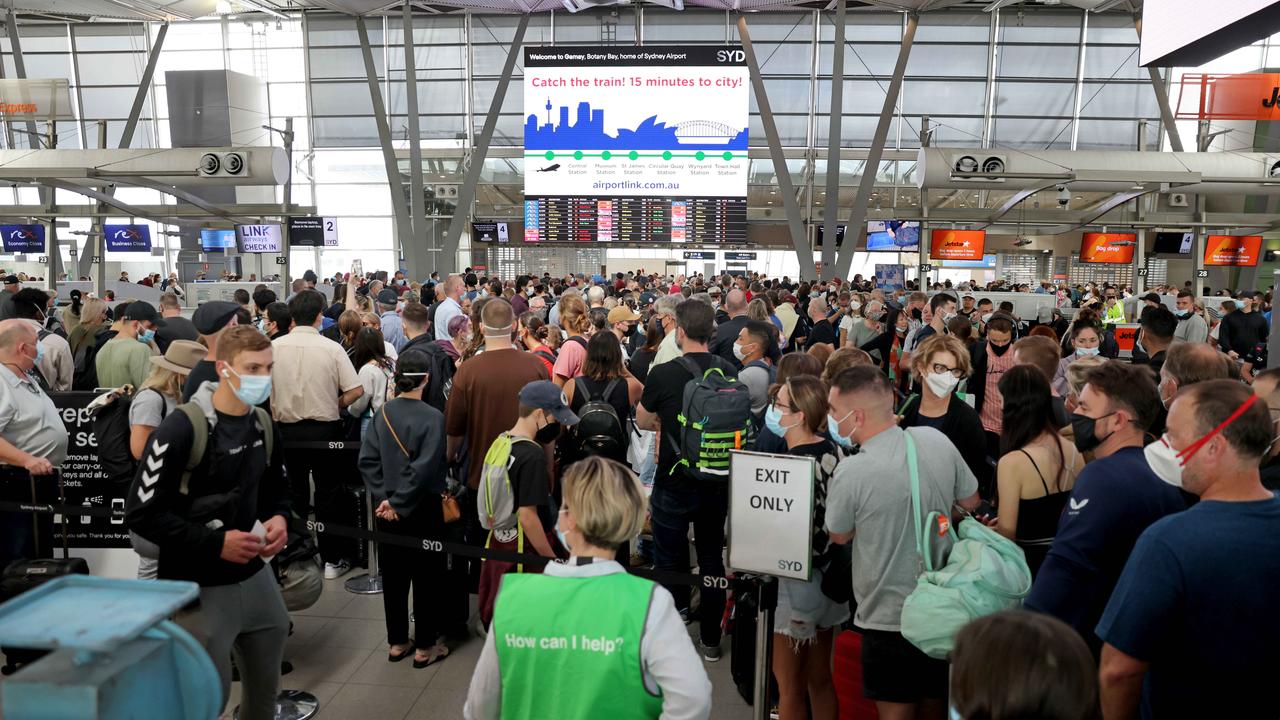 Some travellers reported having to wait in queues for up to two hours. Picture: NCA NewsWire / Damian Shaw