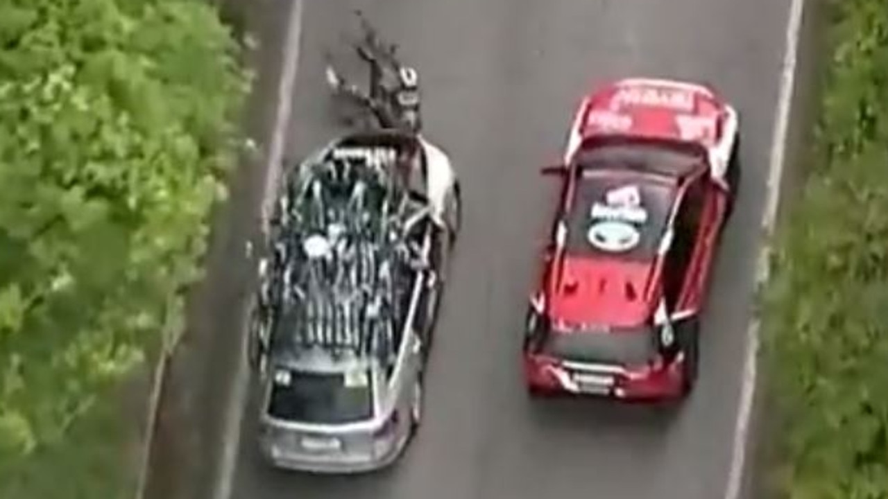 Hasil Giro d’Italia, kecelakaan mobil Pieter Serry, reaksi, pukulan horor