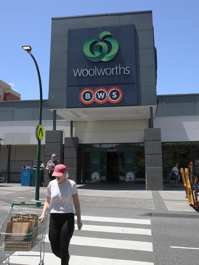 In 2013 Woolworths announced a phasing out by 2018, but only the Woolworths-brand caged eggs were taken off the shelves. Picture: NCA NewsWire / David Crosling