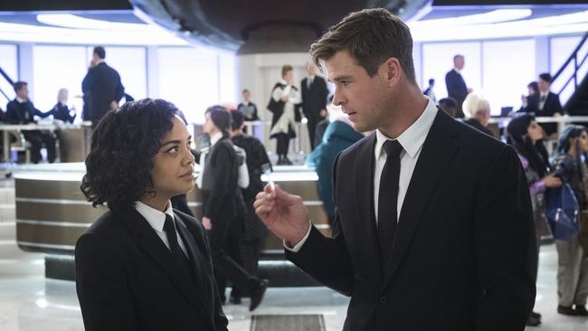 Tessa Thompson and Chris Hemsworth in Men In Black: International.