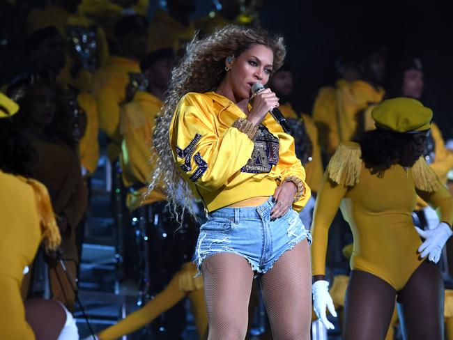 She even wore the Coachella ‘uniform’ of denim shorts. Picture: Getty Images