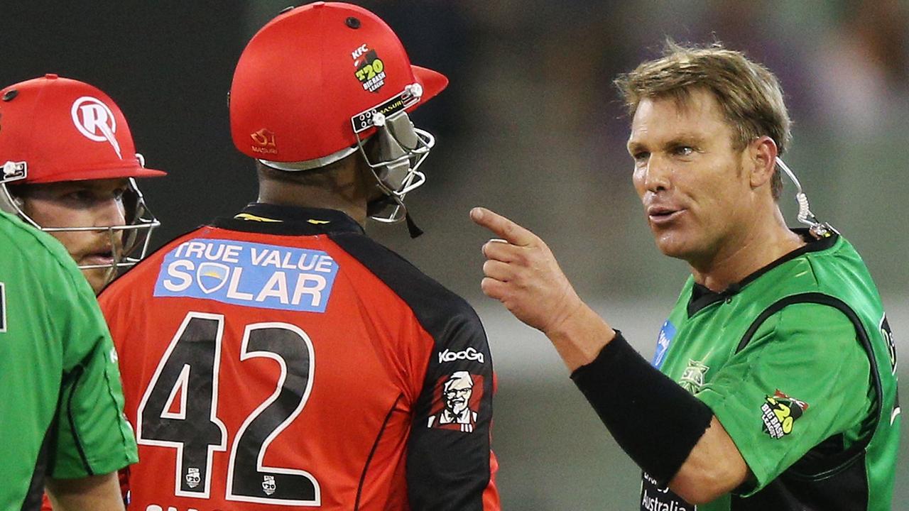 Shane Warne lets Marlon Samuels know exactly what he thinks. Picture: Getty Images 