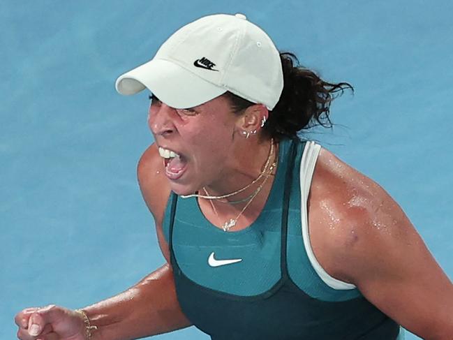 USA's Madison Keys reacts after a point against Poland's Iga Swiatek during their women's singles semi-final match on day twelve of the Australian Open tennis tournament in Melbourne on January 23, 2025. (Photo by Martin KEEP / AFP) / -- IMAGE RESTRICTED TO EDITORIAL USE - STRICTLY NO COMMERCIAL USE --