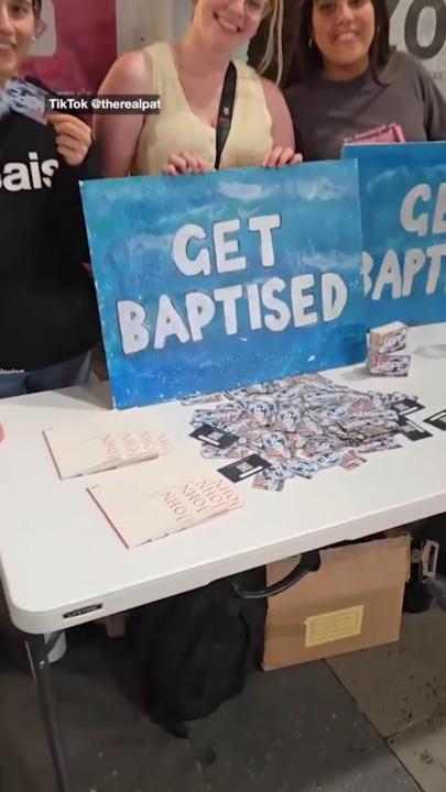 Teens are getting baptised at Schoolies