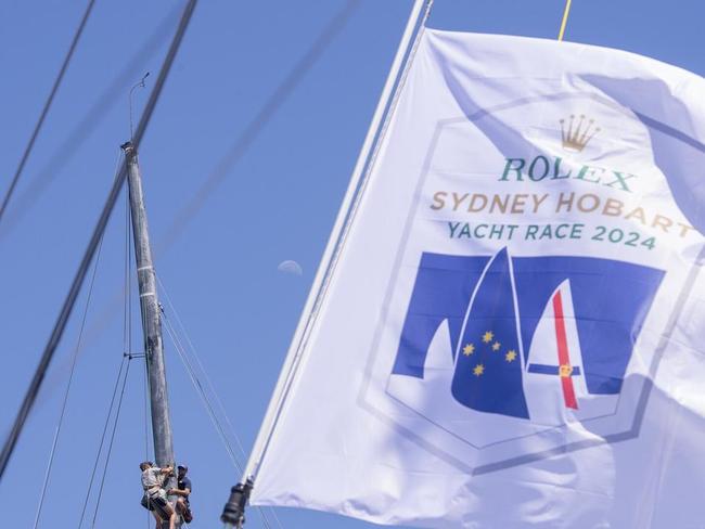 Boat breaking weather conditions forecast for Sydney to Hobart race 