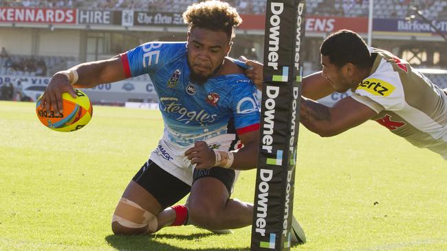 Bernard Lewis scores a try for the Roosters in the Auckland Nines final. Picture: Jenny Evans