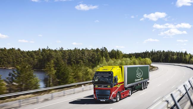 Hydrogen-powered fuel cell electric trucks, such as the artist’s impression above, will be especially suitable for long distances and heavy loads. The truck pictured is not yet a production vehicle.