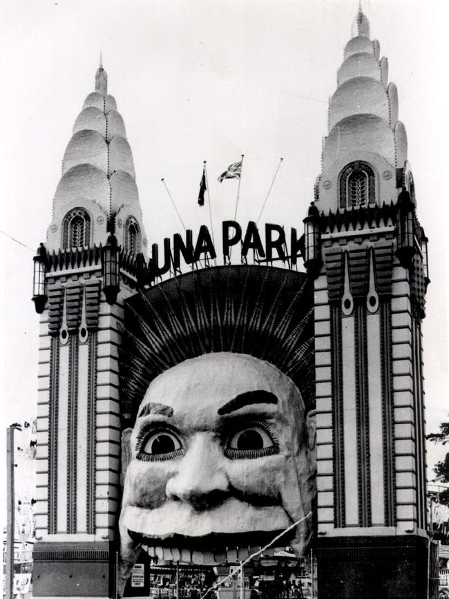 The park’s fifth face, designed by artist Arthur Barton, circa 1950.