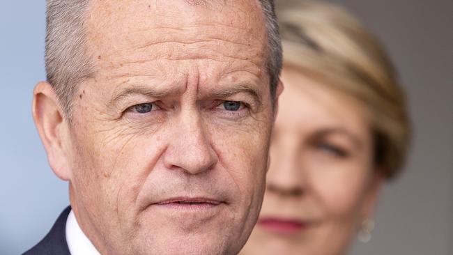 Bill Shorten points out Australia is in the ‘zone of minority government’. Picture: AAP.