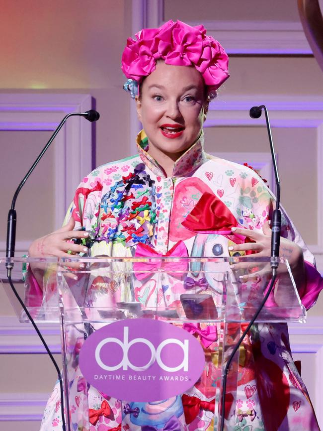 Sia revealed her facelift while presenting a beauty award. Picture: Frazer Harrison/Getty Images