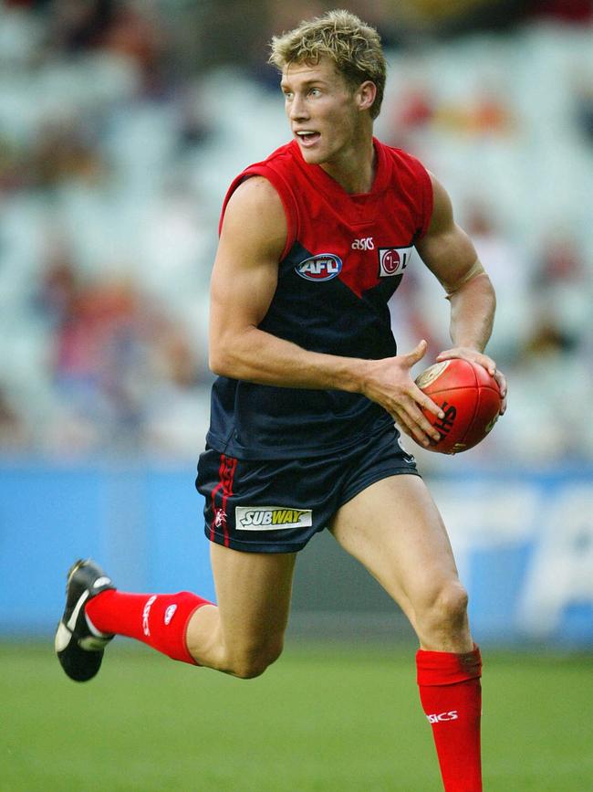 Scott Thompson playing Melbourne in 2003.