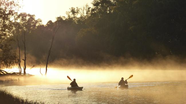 Canoe Adventures – Katarapko Creek, Murray River National Park Picture: South Australian Tourism Commission