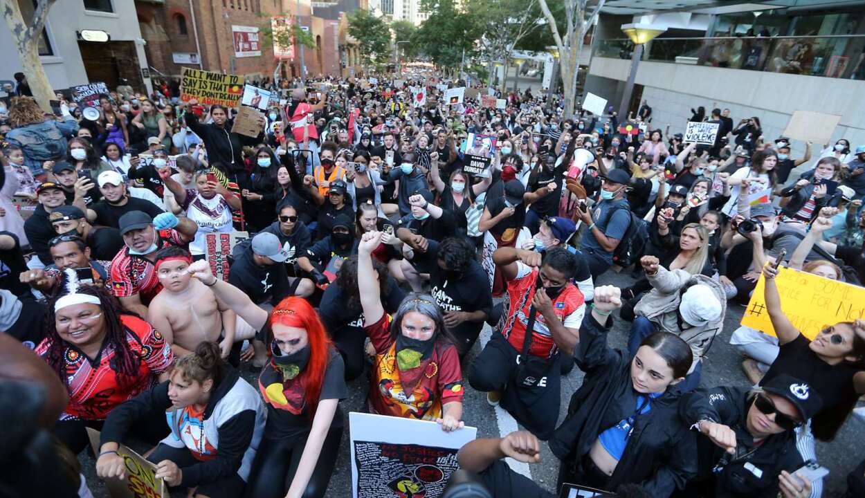 Qld premier 'nonsensical' to allow thousands to protest in Brisbane