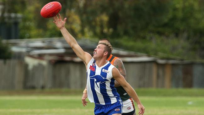 Brad Cox in action for Oak Park. Picture: Hamish Blair