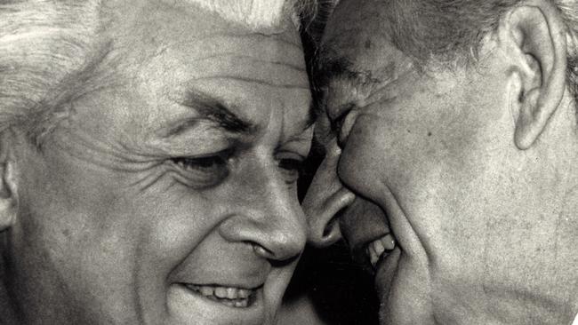 Satirist Max Gillies with Prime Minister Bob Hawke at the North Melbourne Grand Final breakfast in 1988.