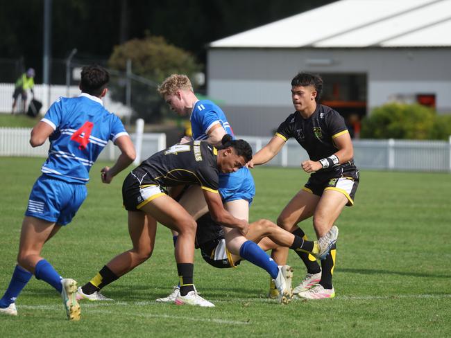 St Dominic's College (Blue) v Bass Hill HS. Picture: Tim Hunter.