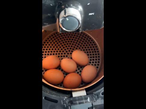 Air fryer 'boiled' eggs