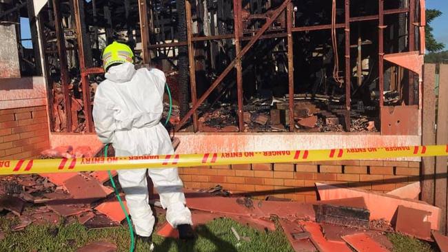 Fire and Rescue crews on scene at a house fire at Angophora Way, South Grafton (Jan 1, 2021).