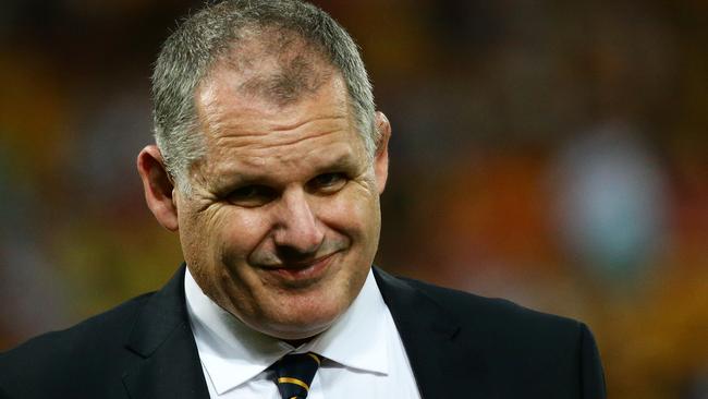 Ewen McKenzie has resigned as coach of the Wallabies.