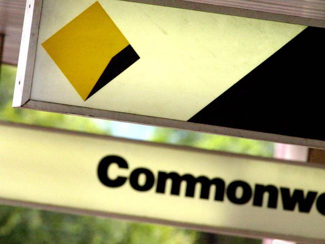 13/02/2001 PIRATE: 13/02/2001 PIRATE: FEBRUARY 13, 2001 : Commonwealth Bank logo on sign in Sydney 13/02/01. Pic Bob Finlayson. NSW / Exterior