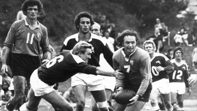 Redcliffe's Steve Williams and Valleys Diehards Ross Strudwick in 1976.