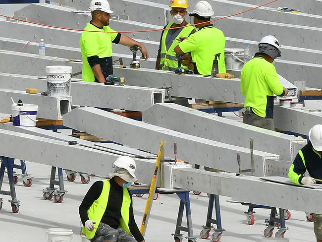 The ACTU says any worker quarantining or needing a coronavirus test should be given paid pandemic leave. Picture: AAP Image/Joel Carrett