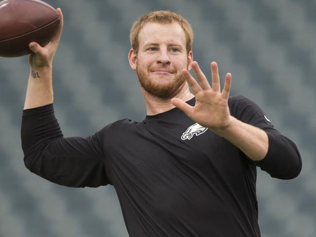 PHILADELPHIA, PA - SEPTEMBER 1: Carson Wentz #11 of the Philadelphia Eagles warms up prior to the game against the New York Jets at Lincoln Financial Field on September 1, 2016 in Philadelphia, Pennsylvania. Mitchell Leff/Getty Images/AFP == FOR NEWSPAPERS, INTERNET, TELCOS & TELEVISION USE ONLY ==