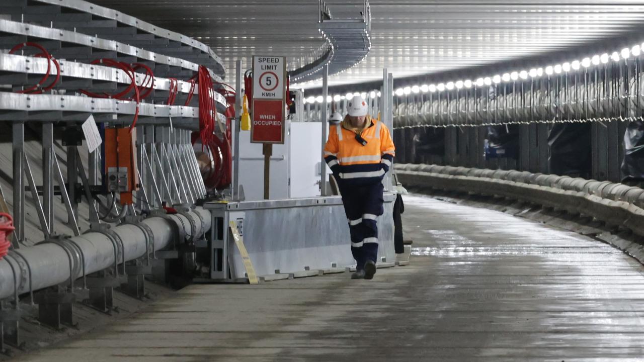 Extra $1bn needed to finish West Gate Tunnel, but cash running out