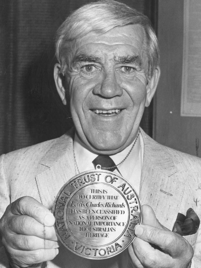 Lou Richards, Collingwood Australian Rules player and later sports commentator.