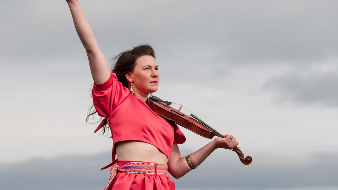 Two Irish performers to honour Sinead O’Connor at Folk Festival