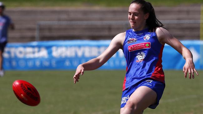 Isabel Huntington in action at Bulldogs training. Picture: Michael Klein