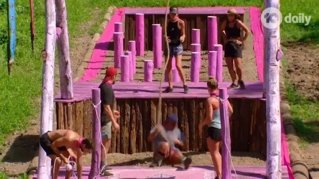 Survivor star's horror rope challenge fall (Network 10)