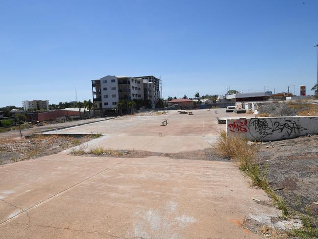 A vacant lot in the CBD, on the corner of Daly and Woods street, behind the Coles Express service station will get a makeover. Picture: Katrina Bridgeford