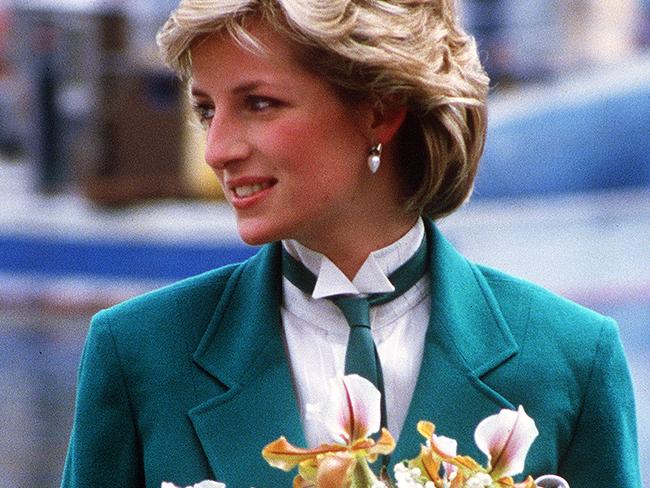 Princess Diana (1961 - 1997) leaving Livorno, Italy on the royal yacht Brittania's barge, 24th April 1985. (Photo by Jayne Fincher/Princess Diana Archive/Getty Images)