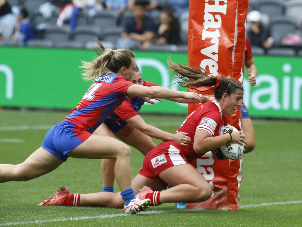 Bronte Wilson scores the match winning try in the Tarsha Gale decider. Picture Warren Gannon Photography