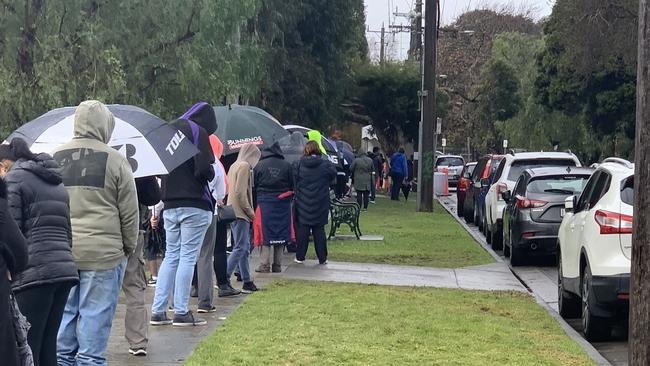 People line up in Berwick, Melbourne to get tested for coronavirus. Picture: Suzan Delibasic