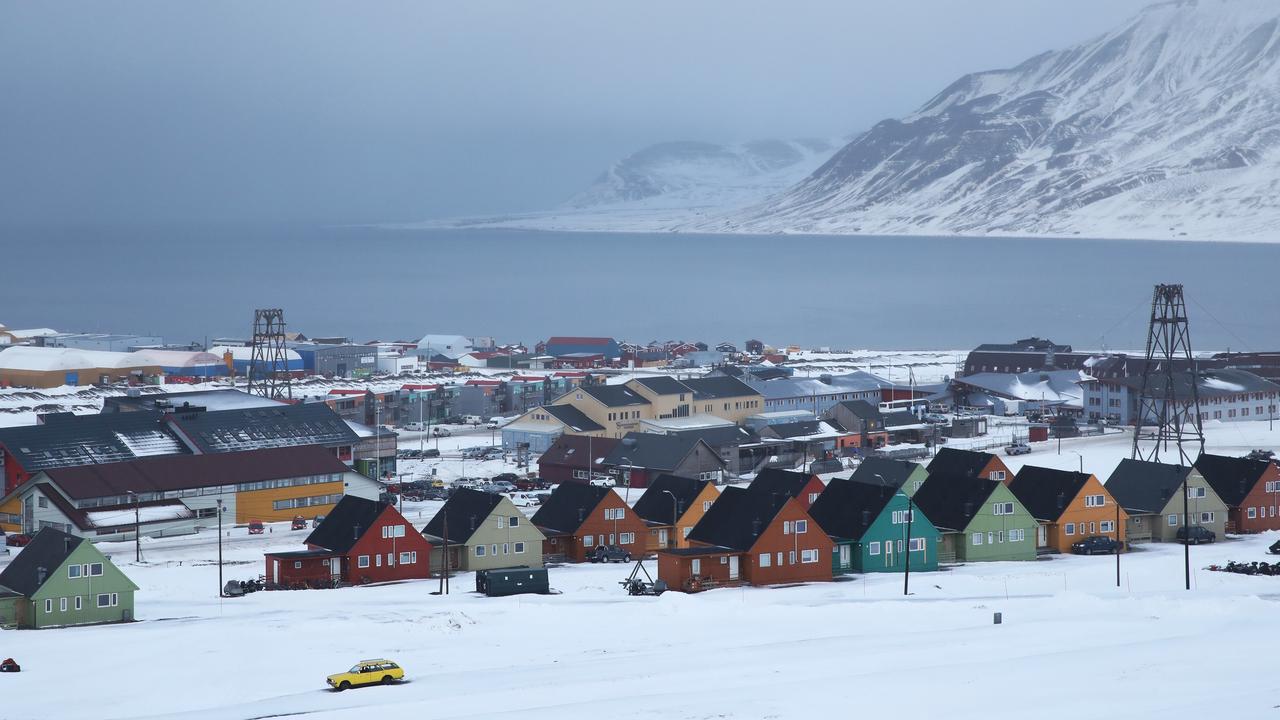 Longyearbyen in Svalbard seen from the top of the hill. PIc Ella Pellegrini