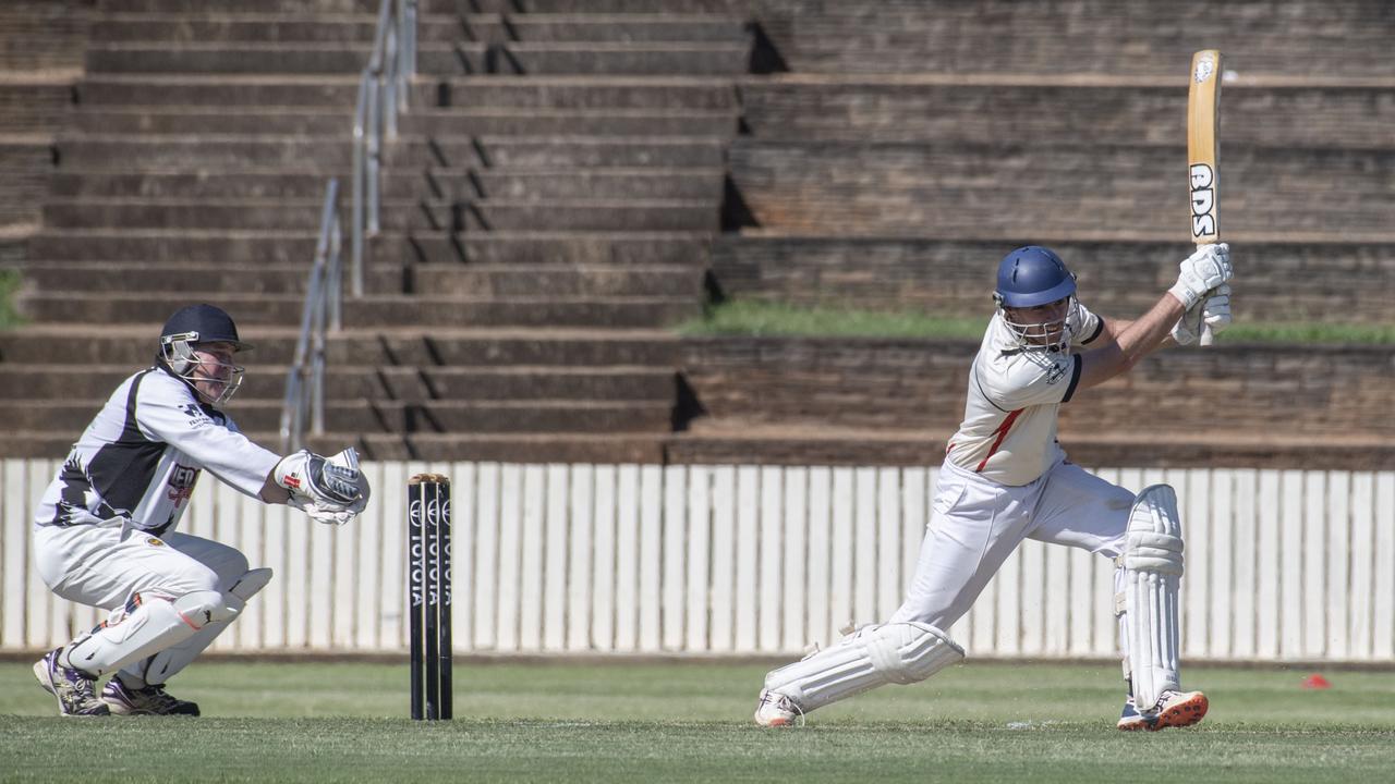 Kyle Tonkin bats for Met Easts.