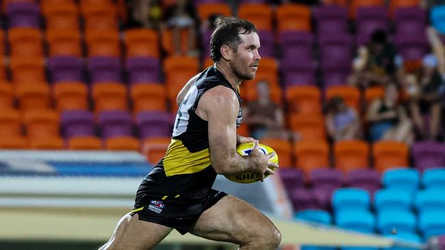 Brodie Filo playing for the Nightcliff Tigers in the 2024-25 NTFL season. Picture: Celina Whan / AFLNT Media