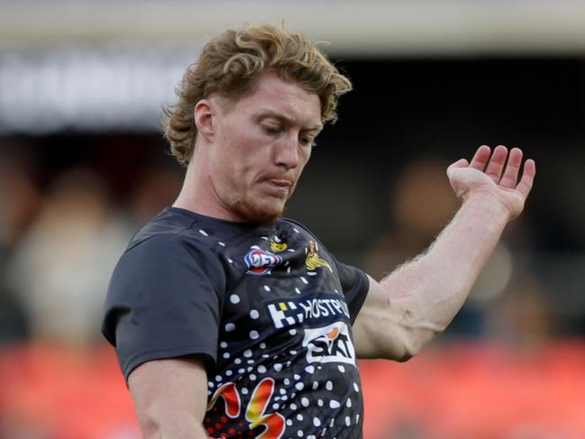 GOLD COAST, AUSTRALIA - JUNE 29: Matt Rowell of the Suns warms up prior to the 2024 AFL Round 16 match between the Gold Coast SUNS and the Collingwood Magpies at People First Stadium on June 29, 2024 in Gold Coast, Australia. (Photo by Russell Freeman/AFL Photos via Getty Images)