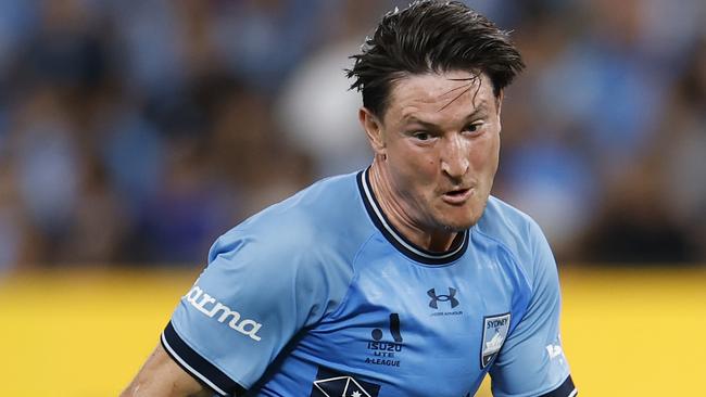 SYDNEY, AUSTRALIA - FEBRUARY 08: Joe Lolley of Sydney FC runs with the ball during the round 18 A-League Men match between Sydney FC and Western Sydney Wanderers at Allianz Stadium, on February 08, 2025, in Sydney, Australia. (Photo by Darrian Traynor/Getty Images)