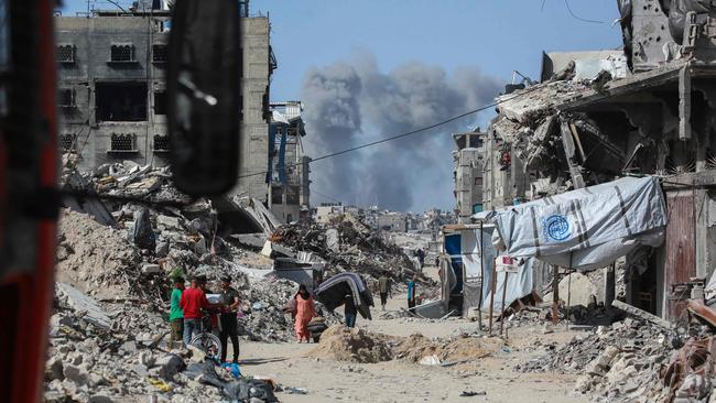 Palestinians flee the northern Gaza Strip amid massive Israeli strikes. Picture: AFP.