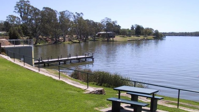 A girl has drowned at Lake Nagambie.